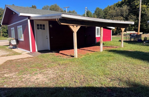 Boyne City Cabina | Charming 3-bdrm cabin with office fitness room in Boyne City 2 mi from Boyne mtn