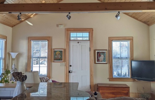 Brewers Hill Cabaña | Charming 3-bdrm cottage walking distance to Fiserv, fitness room & WiFi