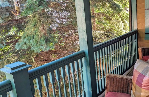 Brewers Hill Cabaña | Charming 3-bdrm cottage walking distance to Fiserv, fitness room & WiFi