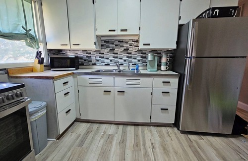 Brownsburg Casa | Charming 3-Bdrm Home in Brownsburg with Game Room, Yard & Fast WiFi DOG friendly