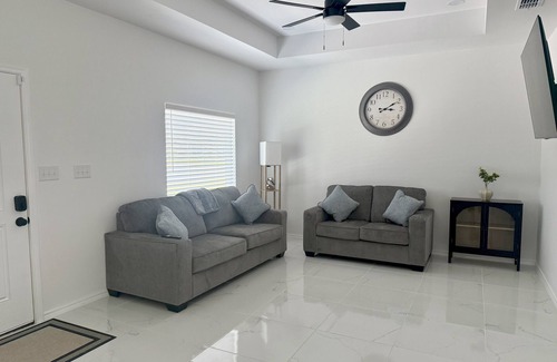 Brownsville Casa | Charming 3-bed 2 Bath Home near Airport and South Padre Island