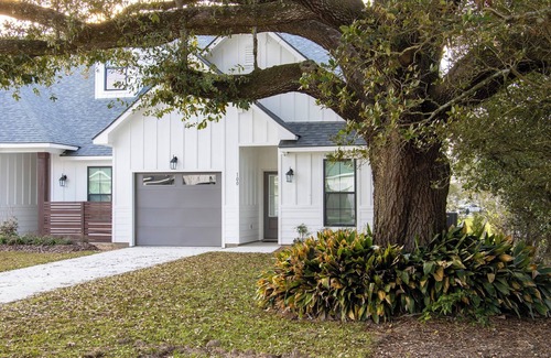 Youngsville Casa | Charming 3-bed 2-bath 1 story townhome 1 mi from Sports Complex in Youngsville