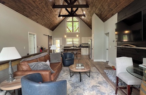 Demorest Casa | Charming 3 Bed 2 bath Riverfront New! Chic Home in Demorest, GA mountains.