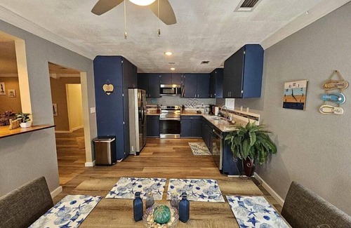 Warrington Casa | Charming 3 bed 2 bath house WiFi,AC in welcoming West Pensacola, Perdido Key