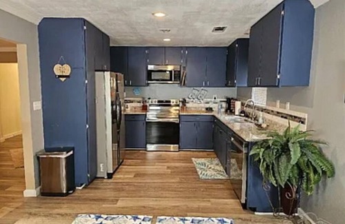 Warrington Casa | Charming 3 bed 2 bath house WiFi,AC in welcoming West Pensacola, Perdido Key