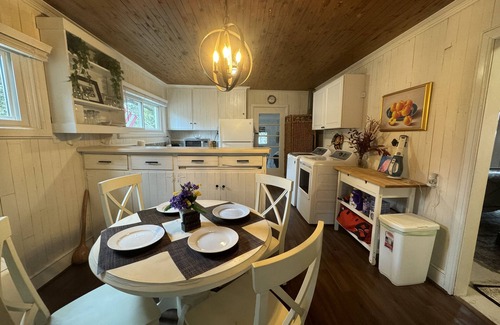 Shallotte Cabaña | Charming 3 bed cottage on Saucepan Creek near Ocean Isle beaches!!