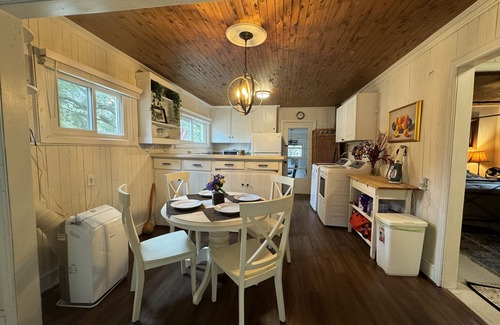 Shallotte Cabaña | Charming 3 bed cottage on Saucepan Creek near Ocean Isle beaches!!