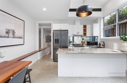 Balmain Casa | Charming 3-bed Cottage with a Courtyard