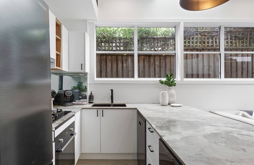 Balmain Casa | Charming 3-bed Cottage with a Courtyard