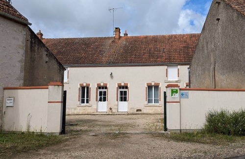 Mareau-aux-Pres Cabaña | Casa rural con jardín cerca del centro de Mareau, ideal para familias y amigos