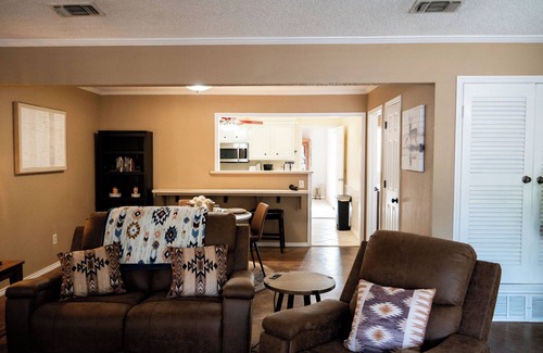 Lubbock Casa | Charming 3-Bed Furnished Home w/Backyard, Washer/Dryer & Formal Dining
