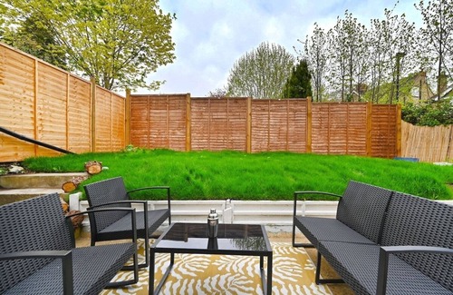 Croham Apartamento | Charming 3 bed, garden, parking, Gatwick easy access