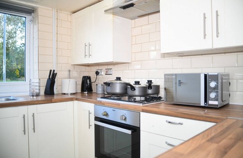 Willenhall Casa | Charming 3-Bed Home in Midlands, Ideal for Contractors, Families, and Friends!"