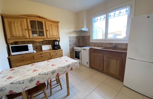 Fouras Casa | Casa de vacaciones con jardín y garaje, cerca de playas y centro, ideal para 5 pers.