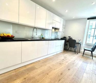 Chelsea Harbour Apartamento | Charming 3 Bed Luxury Flat in Central London
