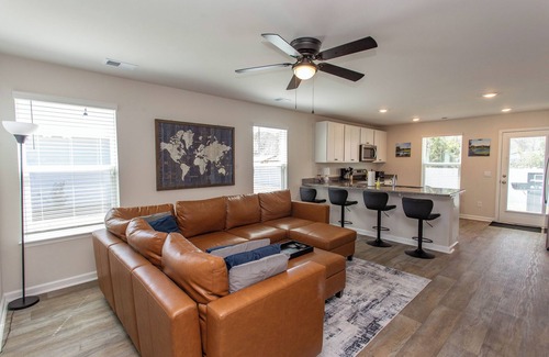 Ocean Isle Beach Cabaña | Charming 3-bedroom cottage with WiFi, AC in lovely Ocean Isle Beach