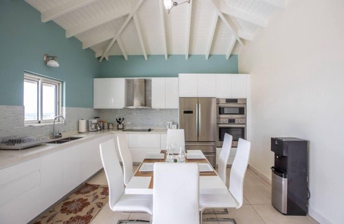 Lowlands Villa | Charming 3-bed Villa in Maho
