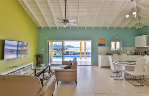 Lowlands Villa | Charming 3-bed Villa in Maho