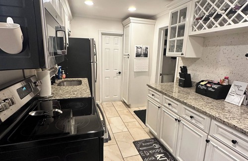 Peppermill Village Casa | Charming 3-bedroom house with WiFi and AC in cool Capitol Heights