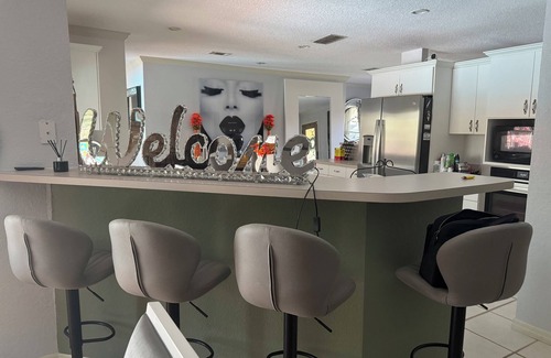 New Port Richey Casa | Charming 3-bedroom house with AC, WiFi in beautiful New Port Richey