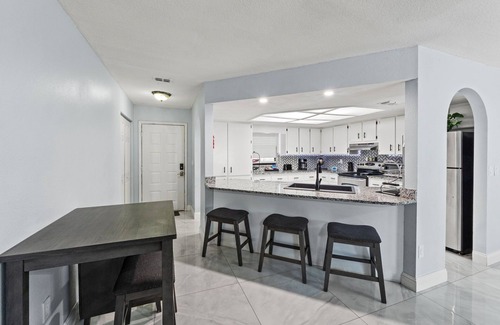 Port Richey Casa | Charming 3-bedroom house with AC, WiFi in amazing New Port Richey