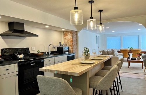 Shelburne Falls Apartamento | Charming 3-Bedroom Family Retreat, DOWNTOWN Shelburne Falls. Walk to Everything!