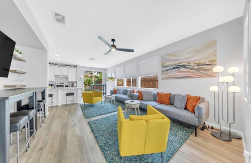 West Sacramento Casa | Charming 3-bedroom house 20 minute walk to the river.