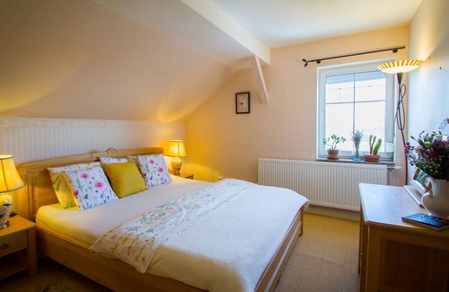 Stare Krecany Casa | Charming 3 bedroom apartment in NP Bohemian Switzerland, outdoor pool