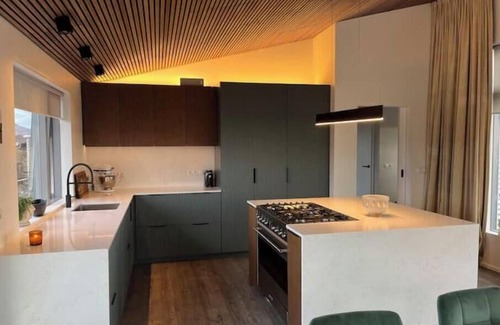 Blaskogabyggd Cabaña | Charming 3-bedroom cottage in lovely Bláskógabyggð with stunning mountain view