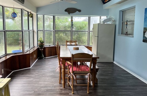 Crystal River Casa | Charming 3-bedroom house with WiFi and AC in Crystal River