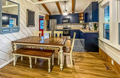 Lake Waccamaw Casa | Charming 3-bedroom house on enchanting Lake Waccamaw with AC