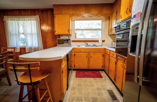 Middle Valley Casa | Charming 3-bedroom house with AC,Hot Tub, WiFi, free coffee & family friendly
