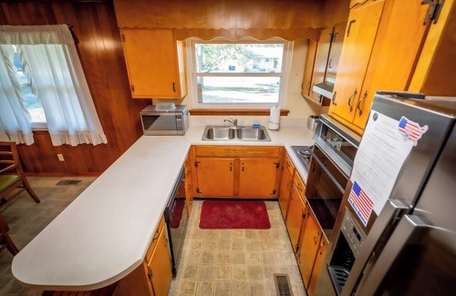 Middle Valley Casa | Charming 3-bedroom house with AC,Hot Tub, WiFi, free coffee & family friendly