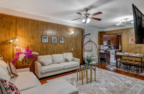 Niagara Falls Casa | Charming 3-bedroom house in gorgeous Niagara Falls with AC