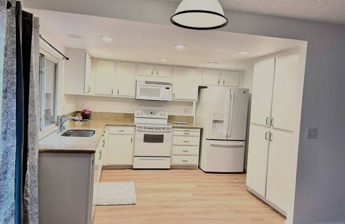 Pleasant Hill Casa | Charming 3-bedroom house with WiFi and AC in Pleasant Hill