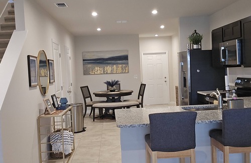 South Daytona Casa | Charming 3-bedroom house with WiFi and AC in sunny South Daytona