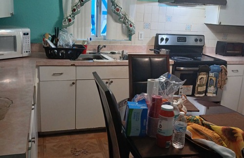 St. Petersburg - Clearwater Casa | Charming 3-bedroom house in delightful St. Petersburg with AC
