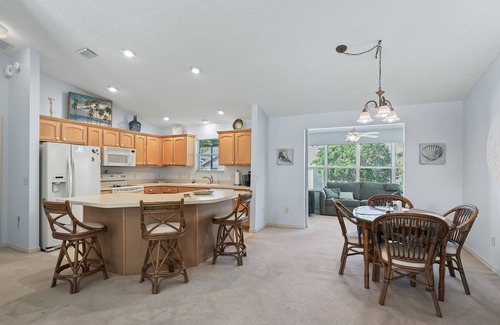 Lynnhaven Casa | Charming 3-Bedroom Retreat with Golf Cart – Explore The Villages in Style!