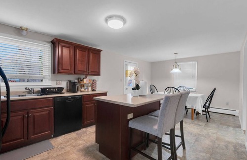 Hartford Casa | Charming 3-bedroom house in lovely West Hartford with WiFi