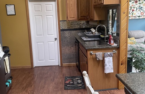 Wildwood Casa | Charming 3 bedroom 1 bath house located 15 min away from Oakmont Country Club.