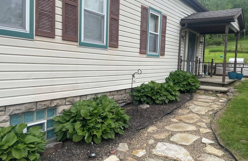 Wildwood Casa | Charming 3 bedroom 1 bath house located 15 min away from Oakmont Country Club.