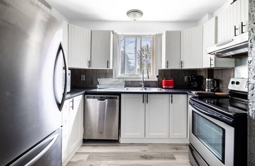 Longueuil Apartamento | Charming 3 Bedroom - 15mn from Downtown Montreal