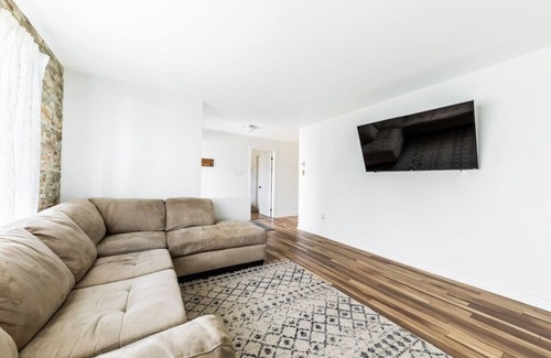 Longueuil Apartamento | Charming 3 Bedroom - 15mn from Downtown Montreal