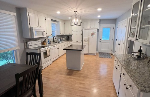 Chapin Casa | Charming 3-bedroom 2.5 bath house on the Beautiful Lake Murray with Dock