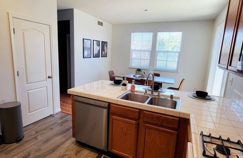 Lathrop Casa | Charming 3-bedroom 2.5-bath House in pleasant Mossdale Community of Lathrop, CA.