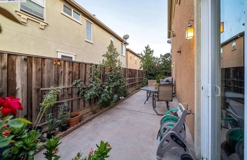 Lathrop Casa | Charming 3-bedroom 2.5-bath House in pleasant Mossdale Community of Lathrop, CA.