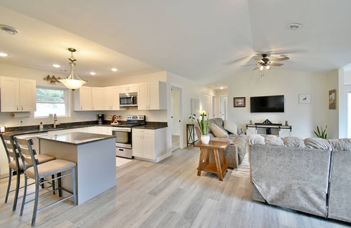 Pine River Casa | Charming 3-bedroom 2-bath house on Paul Bunyan State Trail in Pine River.