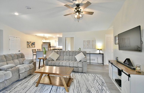 Pine River Casa | Charming 3-bedroom 2-bath house on Paul Bunyan State Trail in Pine River.