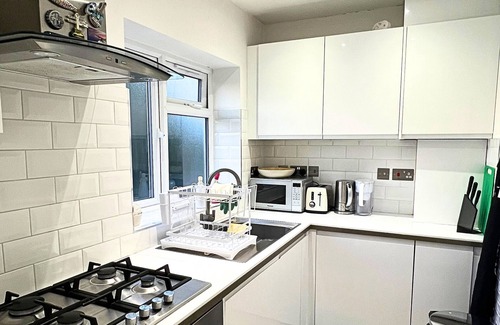 Burnt Oak Apartamento | Charming 3-bedroom apartment in Edgware for a cozy stay
