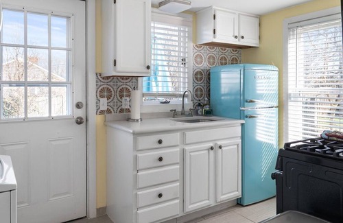 Portsmouth Cabaña | Charming 3 Bedroom Beach Cottage near Newport RI!